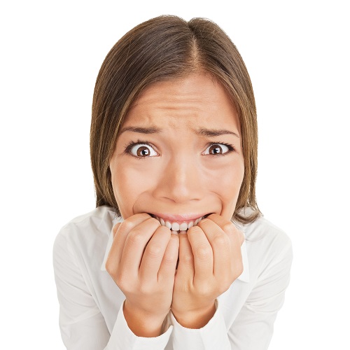Отбеливание зубов больно и вредно? Разберемся в этой статье
